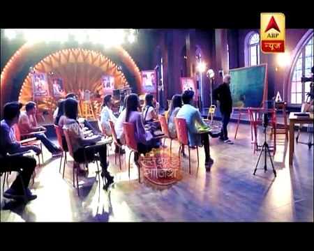 Filmmaker Mahesh Bhatt gives training to India's Next Superstars contestants