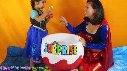 El Huevo Sorpresa Kinder Mas Grande del Mundo con Hombre Arana + Batman + Super Chica + Princesa Ana