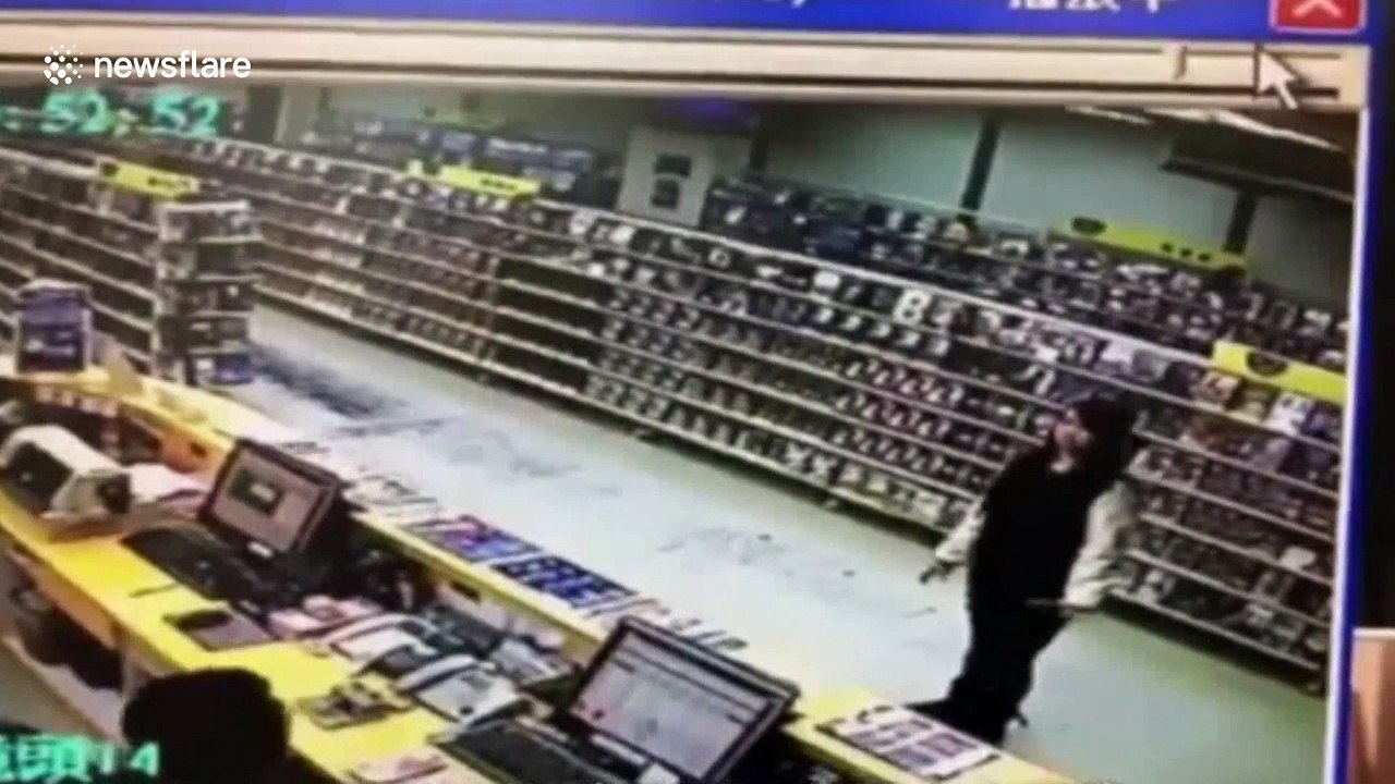 Taiwan quake sends DVDs crashing to the floor