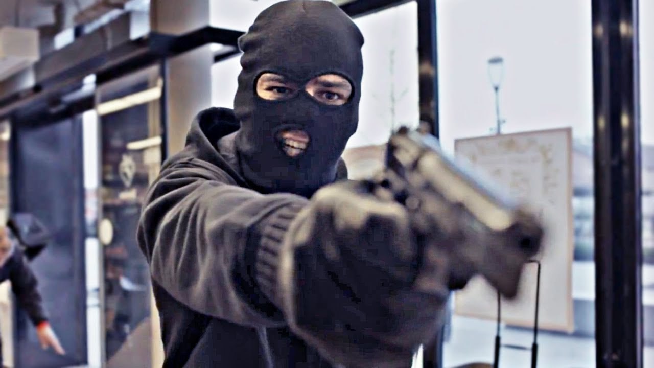 Clique Report : VOYOUCRATIE, le thriller illégal