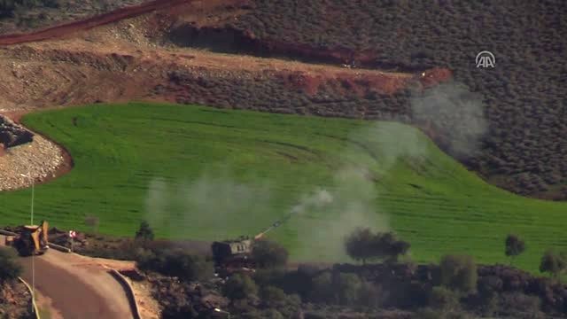 Afrin'deki Terör Mevzileri Topçu Birliklerince Vuruluyor