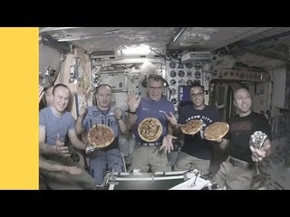 Kenduri Piza ‘Terbang’ Di Angkasa Lepas