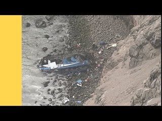 Bas Berkecai, Mayat Bergelimpangan