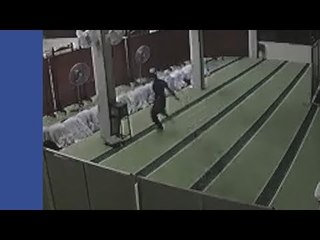 'Toyol Kepala Putih' Dalam Masjid