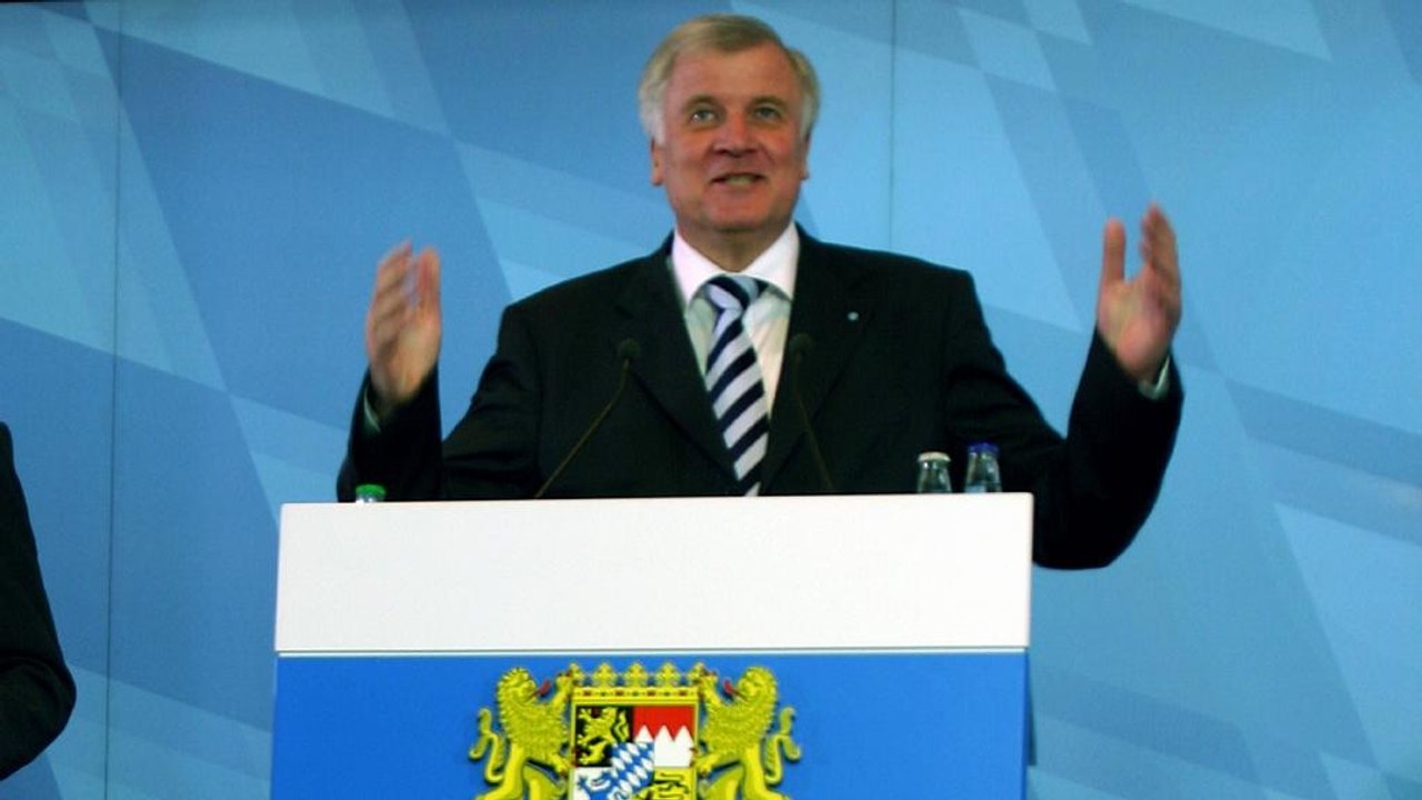 Horst Seehofer: Ministrant, Abgeordneter, Minister