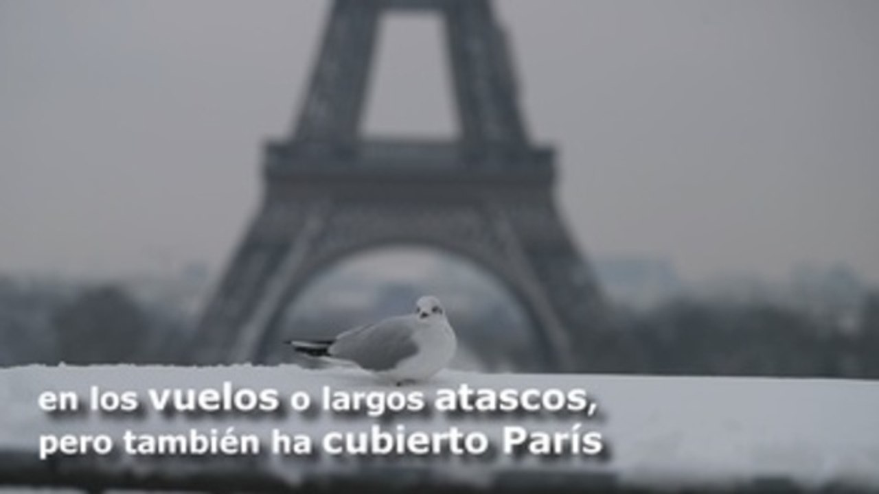 Un manto blanco cubre la Ciudad de la Luz