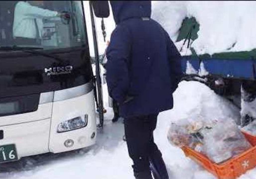 Stranded Bus Passengers Rescued After Three Days Trapped by Snow in Fukui Prefecture