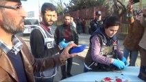 İzinli polis, kadın hırsızlık çetesini yakalattı