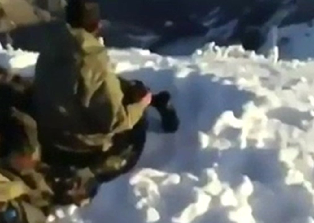 Kar Üstünde "Vatan Nöbeti" Tutan Fedakar Askerlerimiz Ağlattı