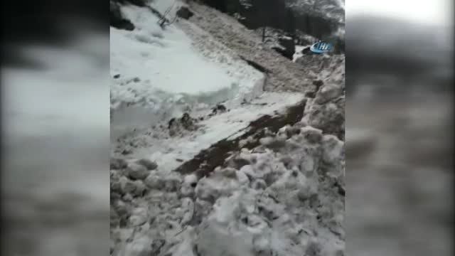 Artvin'de Çığ...elektrik Arızasına Giden Ekip Çığ Altında Kalmaktan Son Anda Kurtuldu