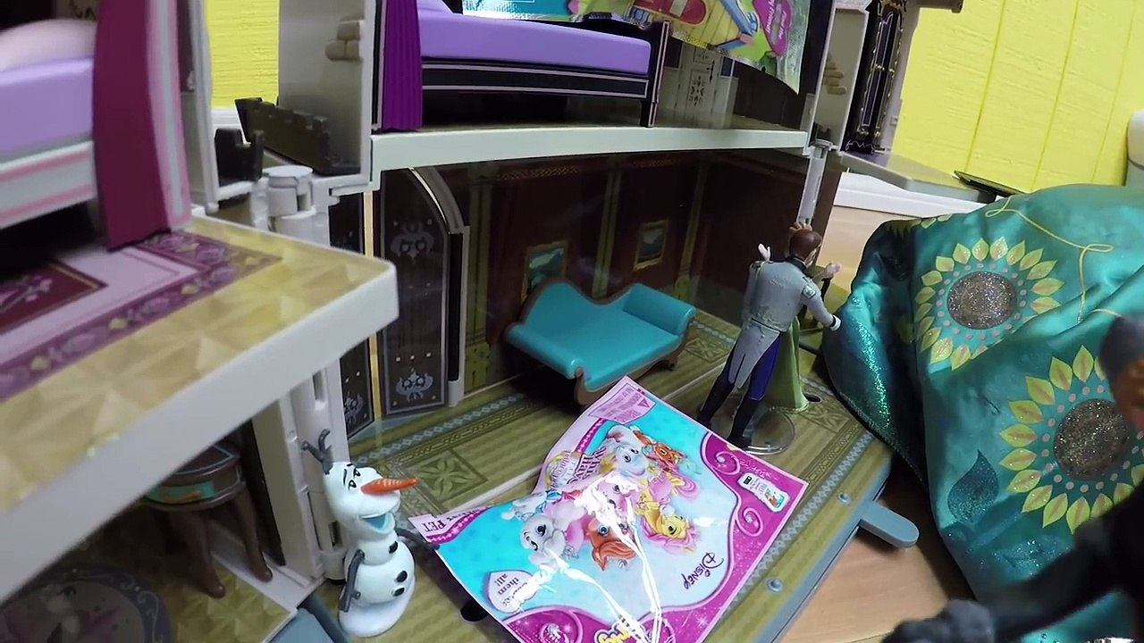 BIG FROZEN ARENDELLE CASTLE Elsa Toys Surprise Eggs Opening Disney Junior Doc McStuffins Kinder Egg