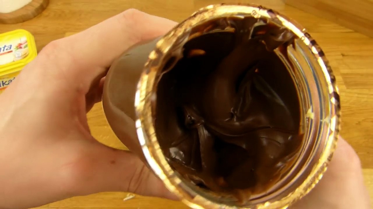 One Jar Of Nutella (800g) Sandwich & Eating