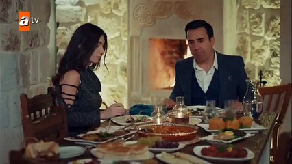 Ailecek dizi izliyorlar.. Aşk ve Mavi 47. Bölüm