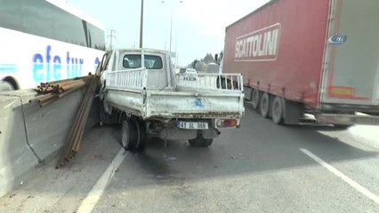 Kontrolden Çıkan Kamyonet Otomobille Çarpıştı: 1 Yaralı