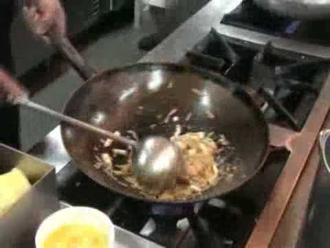 Cooking With Lounge Pad Thai