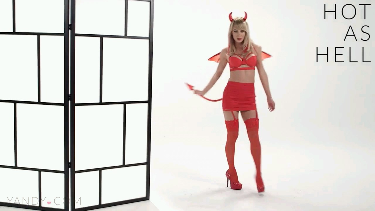 Sara Jean Underwood - Valentine's Day PhotoShoot