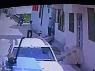 सीसीटीवी में देखिए, बंद मकान में चोरी