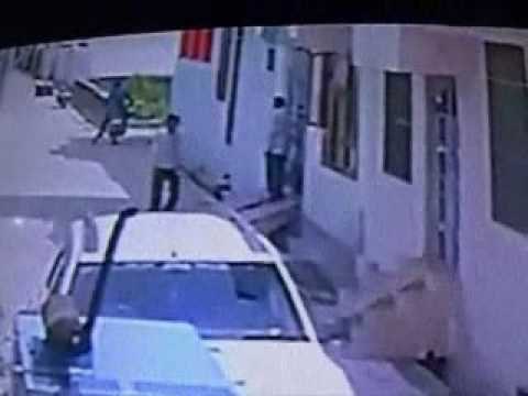 सीसीटीवी में देखिए, बंद मकान में चोरी