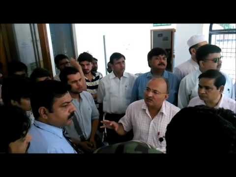 Boys going around with pistol in AMU campus in Aligarh