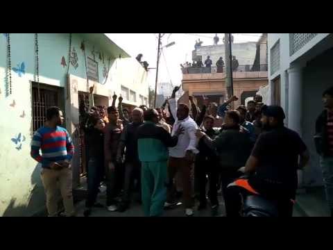 protest in merrut, bsp candidates car damaged