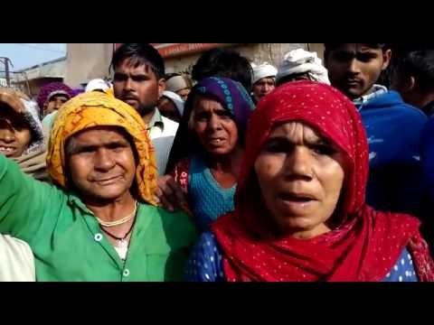 The commotion and sabotage in banks for cash in agra