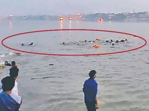 Witness people telling about boat collapse in Ganga river in Patna