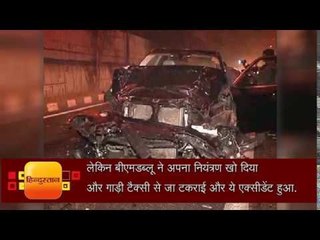 Video herunterladen: BMW run over a cab in delhi iit flyover cab driver died on the spot