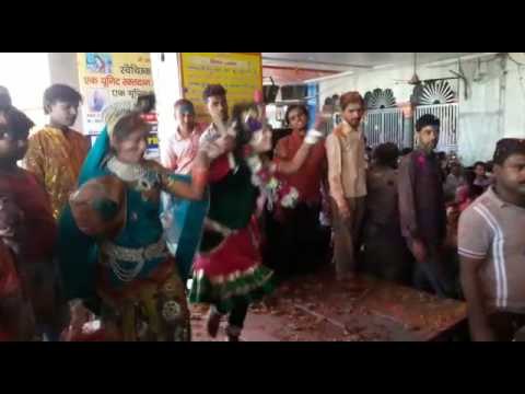 holi celebration in kanpur