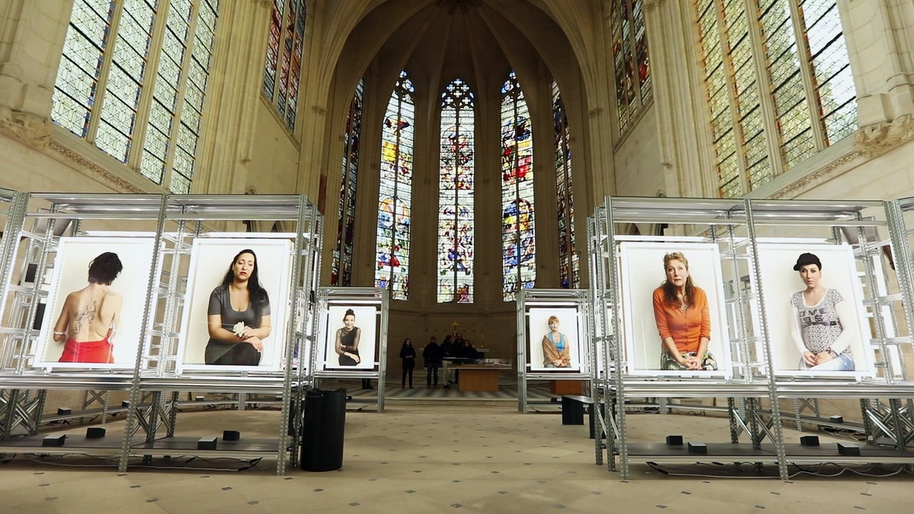 Avec "Détenues", Bettina Rheims tire le portrait de femmes incarcérées