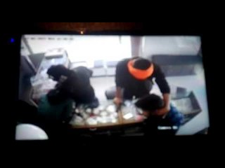 Theft in Jwellery shop at allahabad of UP