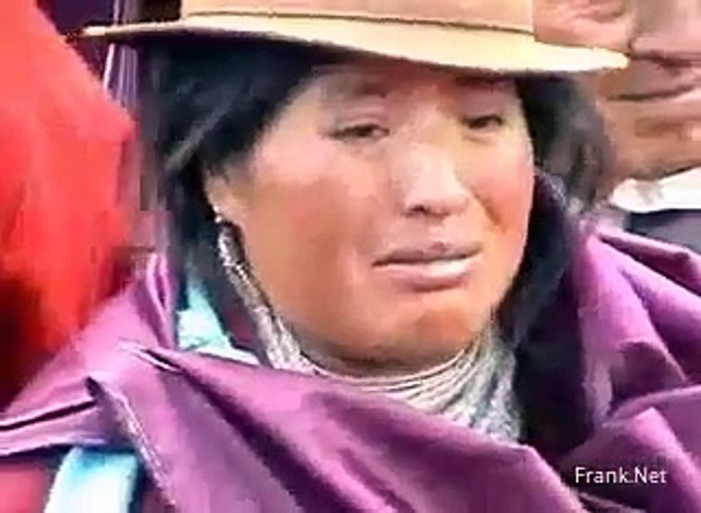 Castigan desnudos a pareja de amantes por matar a mujer, Aplican Justicia indigena en Ecuador