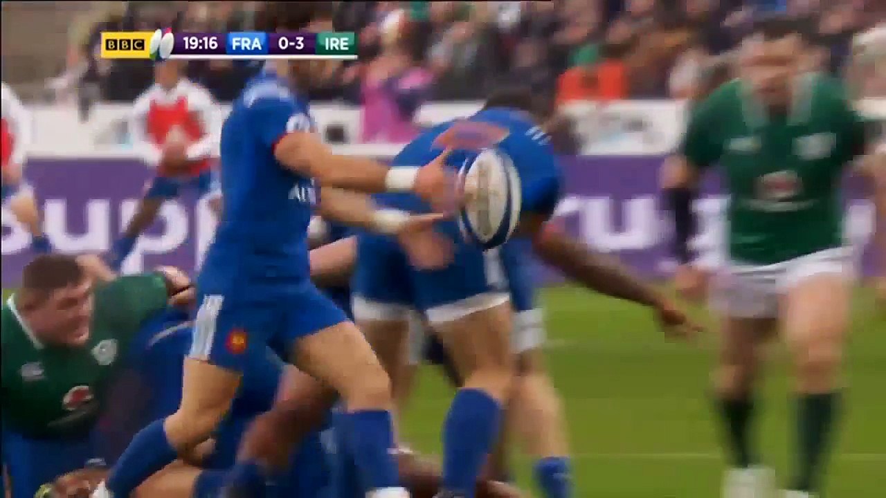 Le jeu au pied de la France face à l'Irlande
