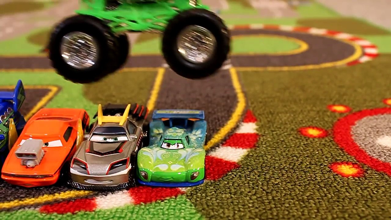 Тачки против Хот Вилс Молния Маквин vs Монстер Джем Мультики про машинки Быстрее Выше Сильнее