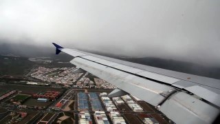 Airbus A320 - Windige Landung auf Gran Canaria mit lustiger Durchsage Full HD www.Welt-Bericht.de