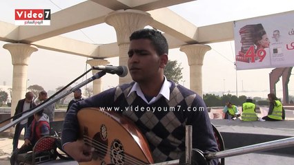 يوسف ابن الاسماعيلية يشعل معرض الكتاب باغانى الزمن الجميل