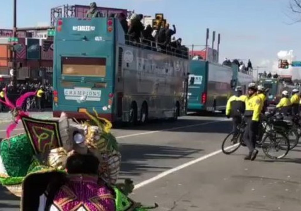 Dressed as a Sultan, Jason Kelce Chugs a Beer During Eagles Homecoming Parade