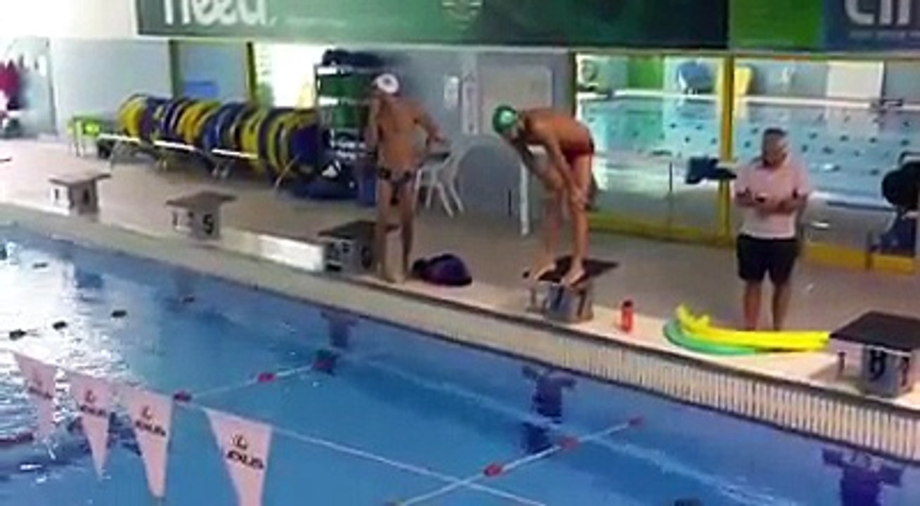 Nadador do Sporting faz três piscinas sem respirar