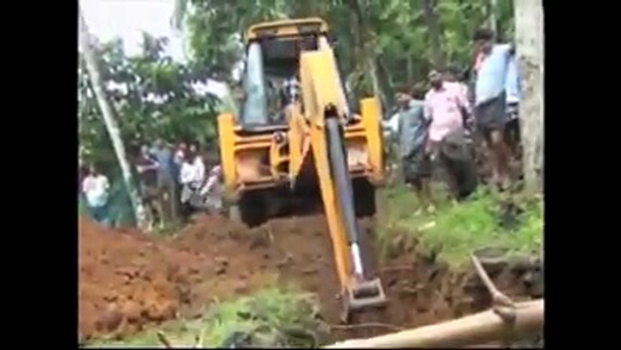 হাতি উদ্বারের ভিডিও সম্প্রতি ঘটে যাওয়া বাংলাদেশের ঘটনা