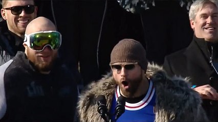 'Underdogs' Chris Long and Lane Johnson get Eagles parade crowd fired up