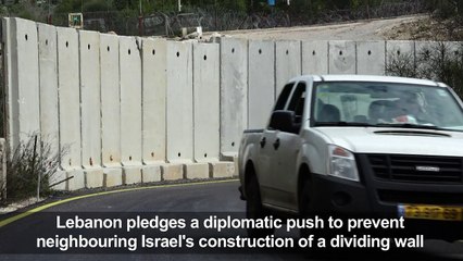 Israel builds a wall on its border with Lebanon