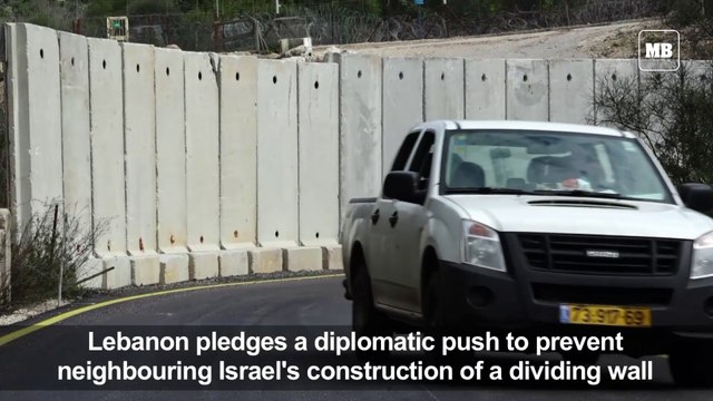 Israel builds a wall on its border with Lebanon