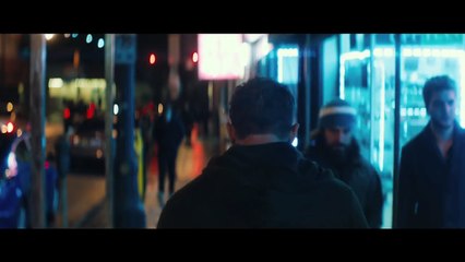 VENOM - International Teaser Trailer ( 720 X 1280 )