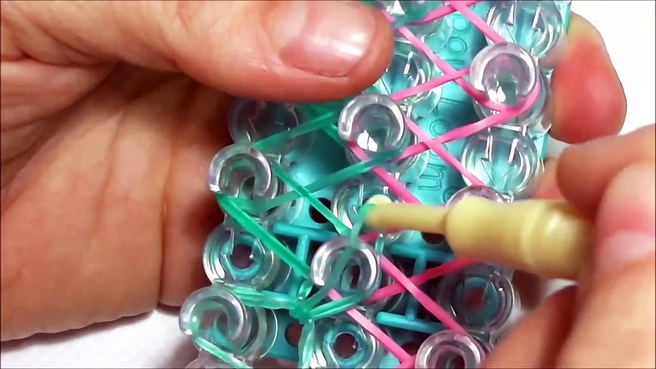 How To Make the Rainbow Loom Diamond Bracelet