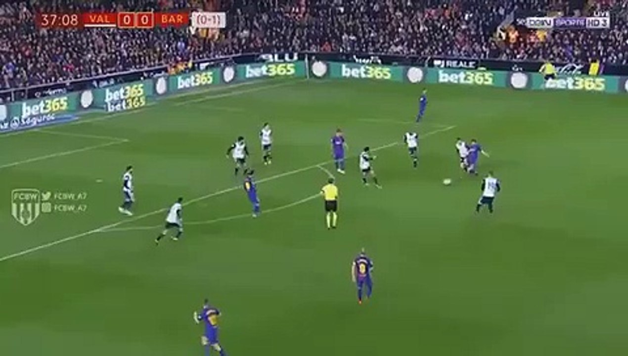 Conquelin nearly pulls Messi's jersey off, and...