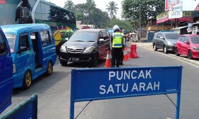 Masih Perbaikan, Lajur Puncak Terbuka untuk Sepeda Motor