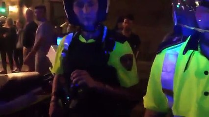 Independentistas exigen a la Guardia Urbana que les hablen en Catalan