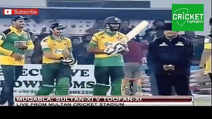Wasim Akram saloo Bad Bowling Karty Howy - Wasim Akram Bowling in Opeing Match Multan Sultan 2 Feb