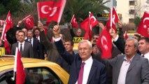 İzmir'de taksicilerden Zeytin Dalı Harekatı'na destek