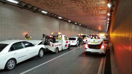 파주 지하차도서 13중 추돌사고...4명 부상 / YTN