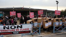 Manifestation contre les fermetures de classes à Confolens
